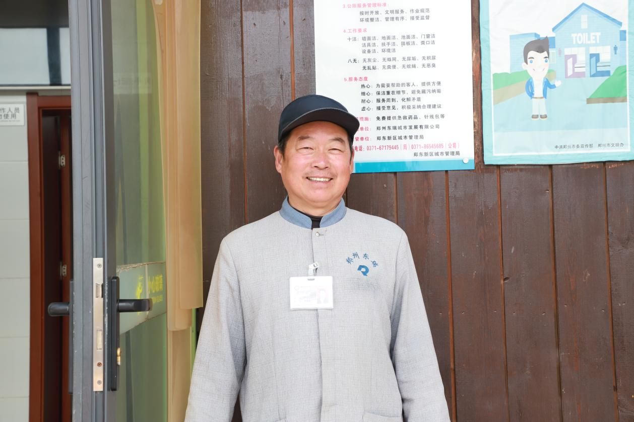 戎装虽卸初心不改 老党员深耕环卫绽放荣光