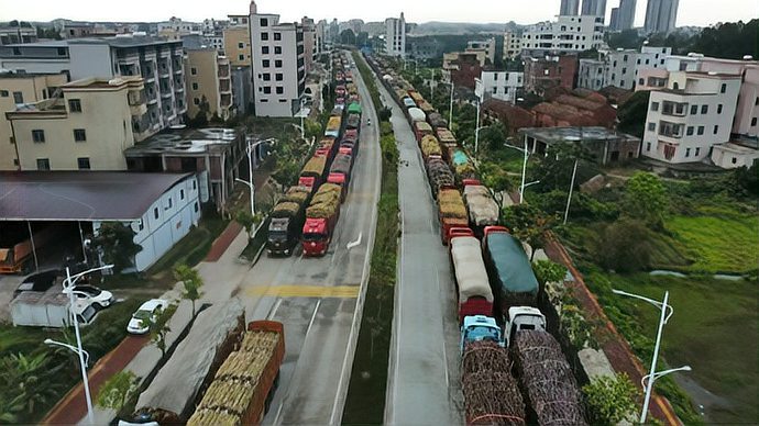 最暖糖厂榨超6万吨果蔗 460台车等候