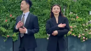 舞蹈“摸鱼”裁判正装合体复刻名场面
