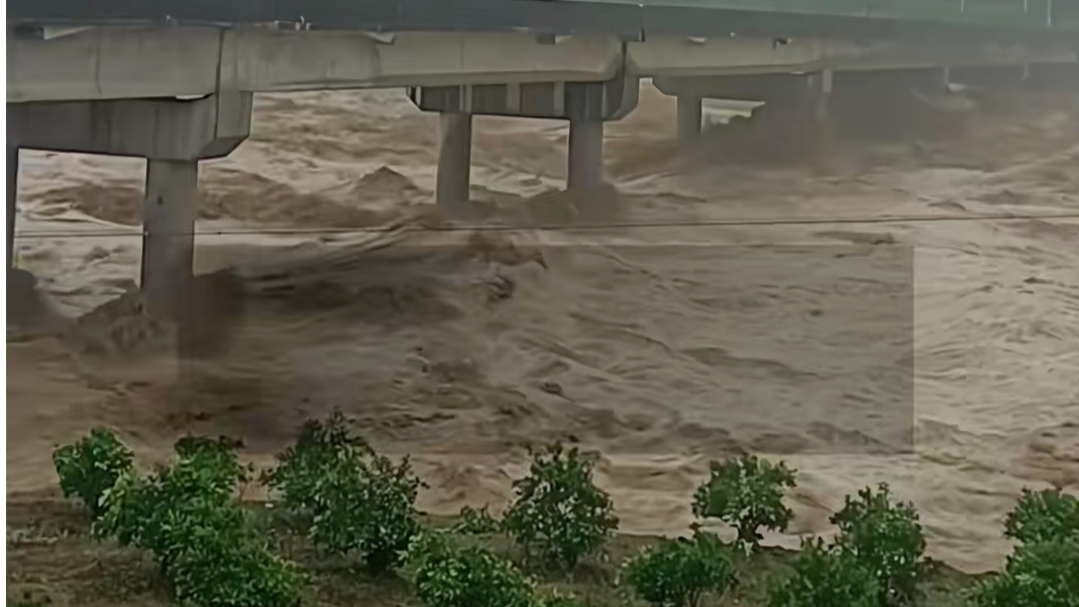 湖南石门强降雨致5死11失联 超10万人受灾