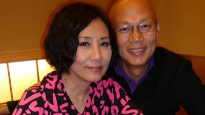 演员罗家英曝汪明荃的房子被盗窃3次，损失五六百万，现在都买假的