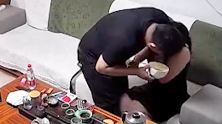 甜蜜的“烦恼”：二婚丈夫把妻子从120斤喂到160斤
