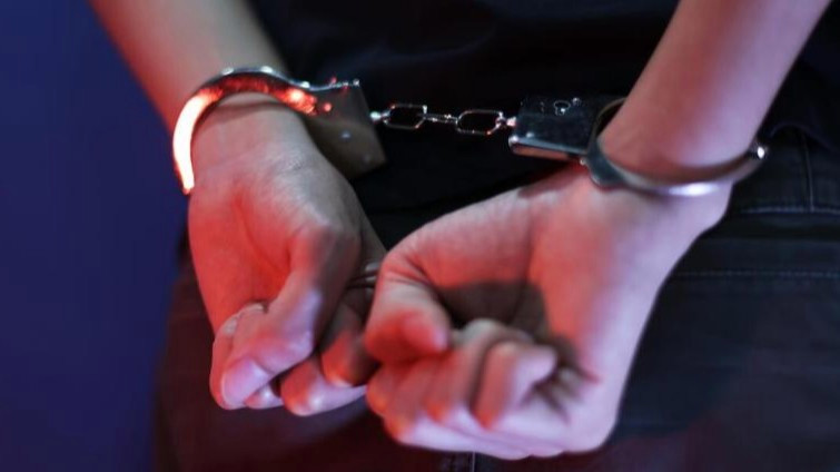 男子偷20万电缆还返回现场帮民警破案