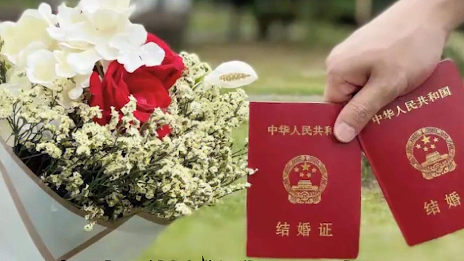 女孩查出疑似血液病，男友不离不弃，最终检查结果为阴性，两人顺利领证