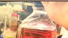 女子偷喝一口室友泡脚药酒差点丧命，护士称该药酒毒性等级和砒霜差不多