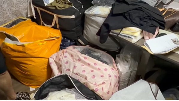 顾客仅退款1000件衣服被商家找上门 警方立案 网友：她怎么敢的？