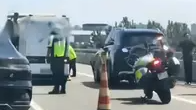 陕西一大桥有无人车逆行致拥堵？无人车突然急刹致后方SUV追尾？交警回应