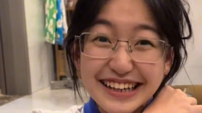 高考剩25分钟 女生大喊我要换答题卡