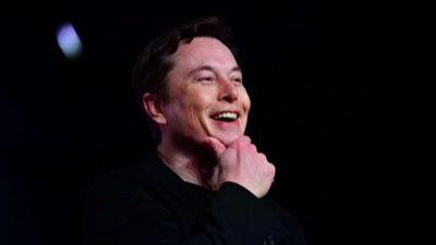 SpaceX在纳斯达克敲响上市钟，马斯克个人财富预计将突破1万亿美元