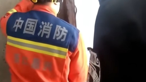 独居老顾客没来吃面老板报警 救了顾客一命