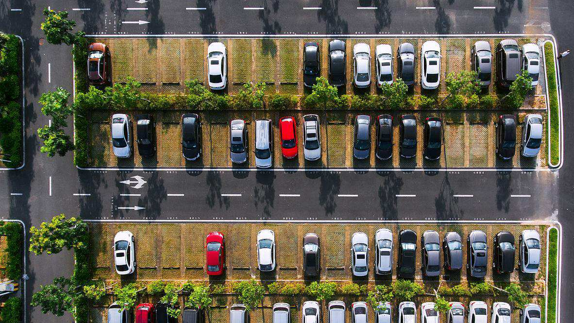 多地解决停车61分钟按2小时收费，推行精准按分钟计费