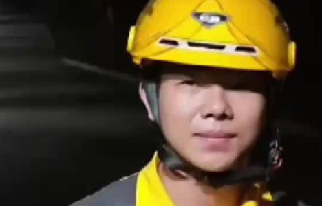 致敬，一路走好！年仅20岁外卖员跳河救人牺牲