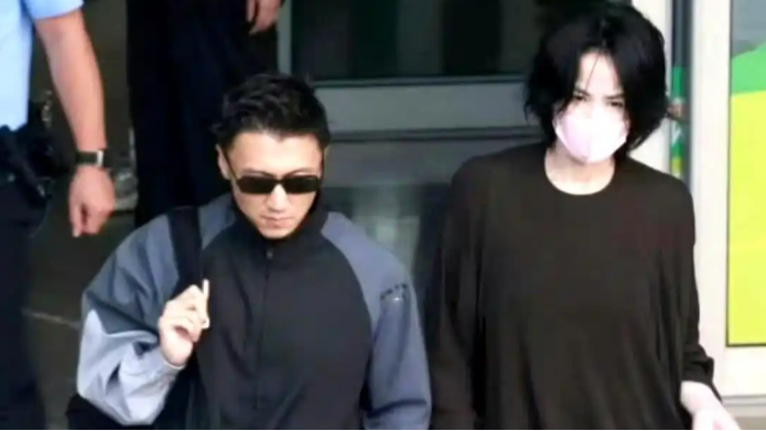 谢霆锋与王菲被拍到牵手现身西安，网友：期待俩人同台演出
