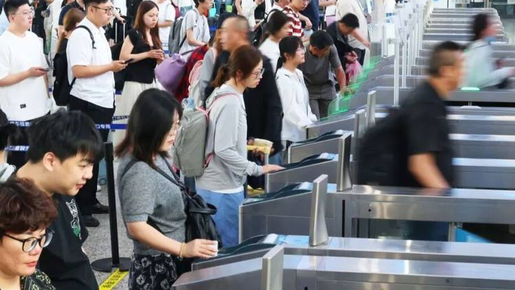 全国铁路暑期运输7月1日启动 预计发送旅客10.1亿人次