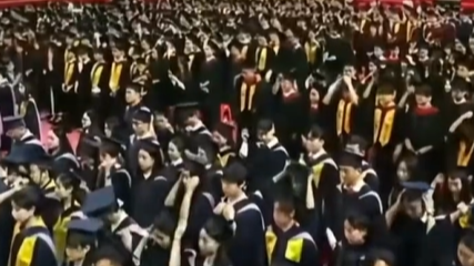 全网最快！中山大学万余名毕业生8秒自助拨穗，网友：太务实了