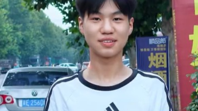 少年冲入冰雹中救助被困祖孙：既然看到了，就不能假装没看到