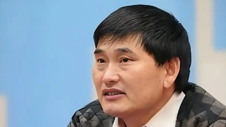 “大衣哥”朱之文：女儿在陪女婿送快递，不会接济小两口