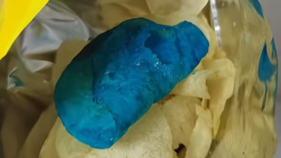 乐事“蓝色薯片”情况说明公布：系着色验证薯片，不影响食品安全与品质