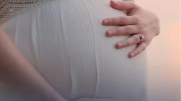 广西一女流浪汉怀孕？官方辟谣：与丈夫育有3名子女，有固定居所