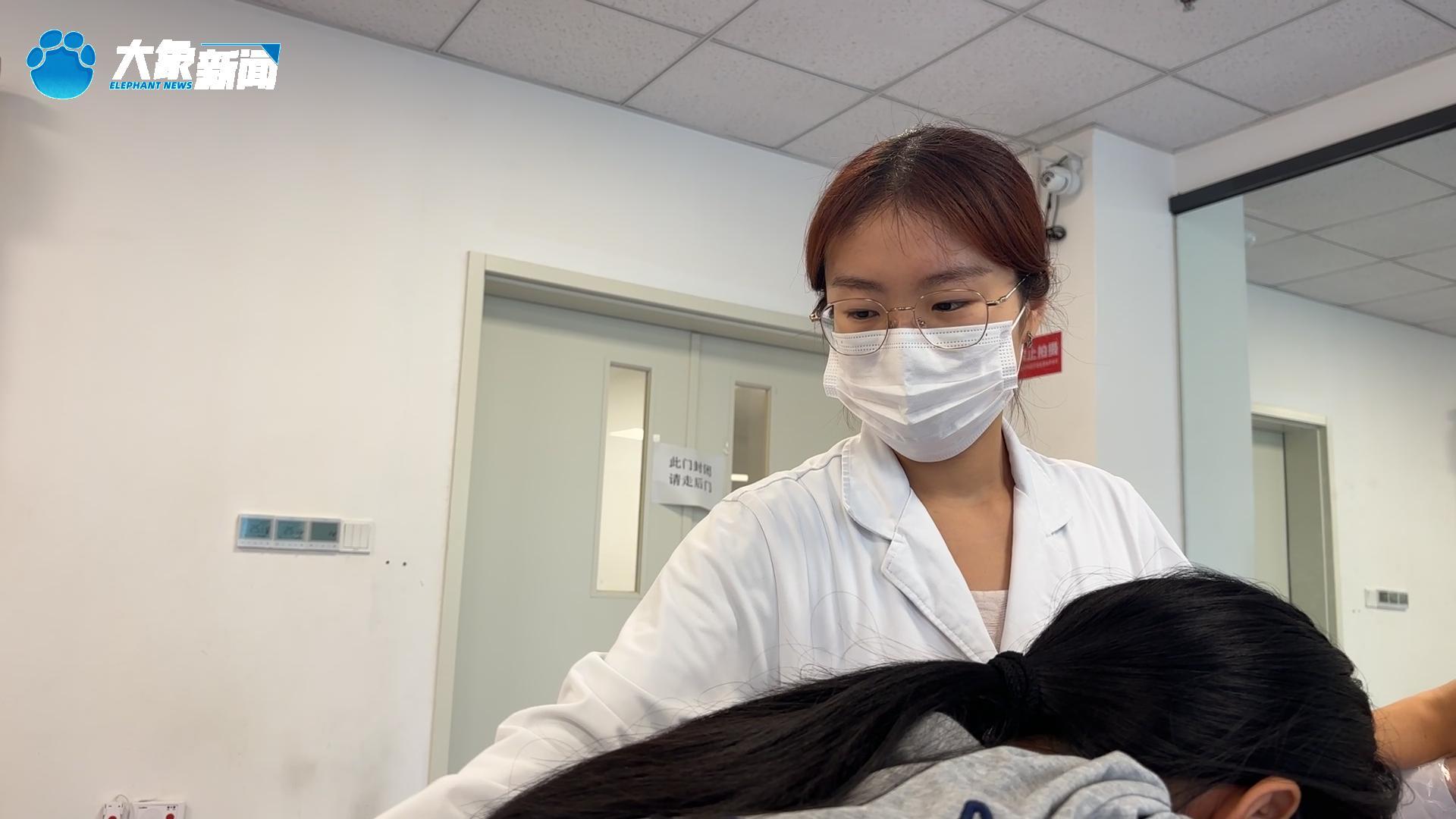 发现孩子“姿势不好”要当心脊柱侧弯！这些方法可有效预防