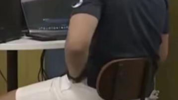 日本鼓励男性穿短裤上班引女职员不满，称其“腿毛骚扰”