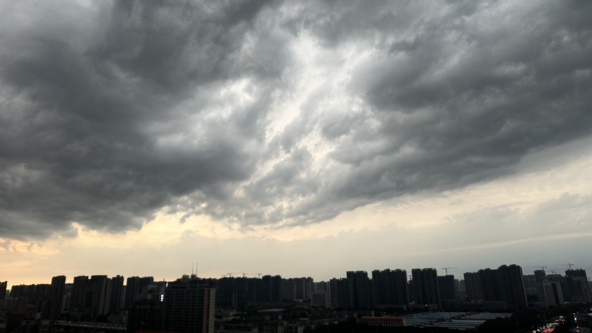 减少非必要个人外出！河南继续发布暴雨蓝色预警