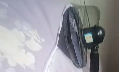 暑假“神兽”在家突然安静了，爸爸推门发现孩子造出巨型“鸡蛋灌饼”