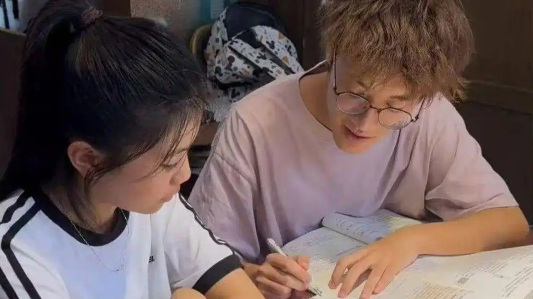 211大学生回应家教3000元包吃住：做事情要讲究意义