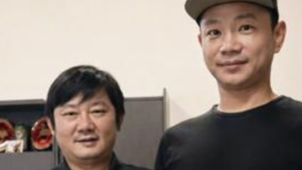 台湾首位张雪机车车主见到张雪本人：此前连线，张雪曾欢迎他们来工厂参观