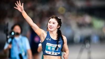 13秒12，吴艳妮再夺女子100米栏冠军，成就全锦赛三连冠和六冠王