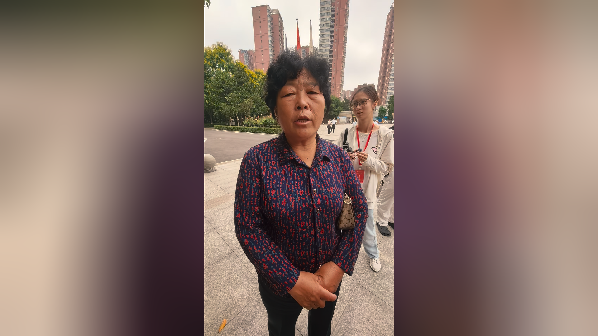 殷玉珍对“赛考斯”的承诺不止种树：“一路陪着你，把你送上回美国的飞机”