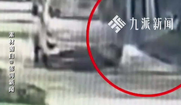 男孩被环卫车撞身亡家属不敢看监控：下楼玩不到十分钟就出事了