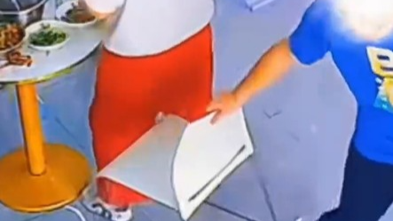 男子故意抽走椅子致女子坐地摔倒 “抽凳子”极易造成尾椎、腰椎摔伤