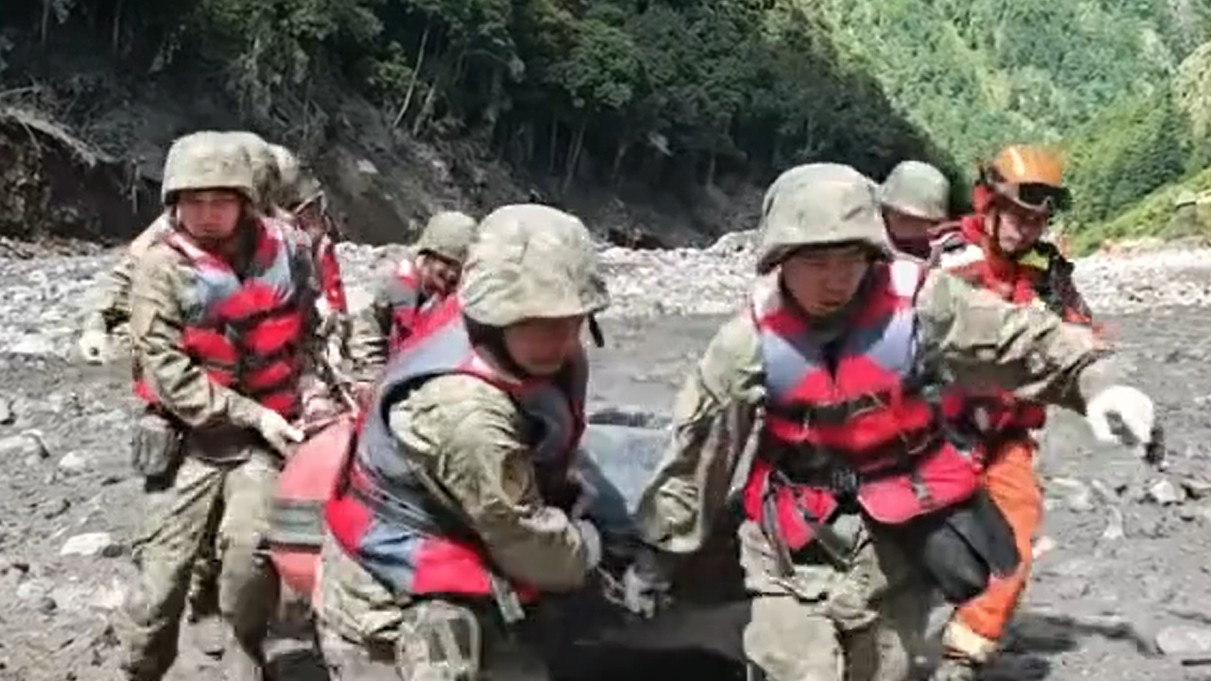 高原险境下的生命驰援