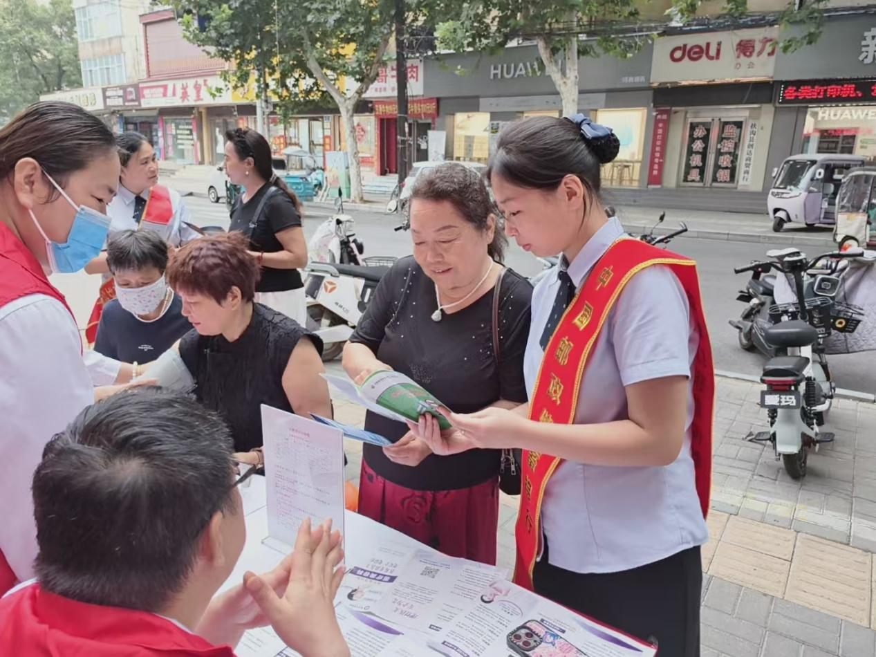 邮储银行扶沟县支行：银医携手送健康 邮爱驿站暖人心