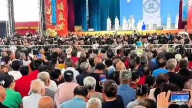 11.9万人齐吼秦腔，戏迷晚上睡在演出现场，只为连轴看戏