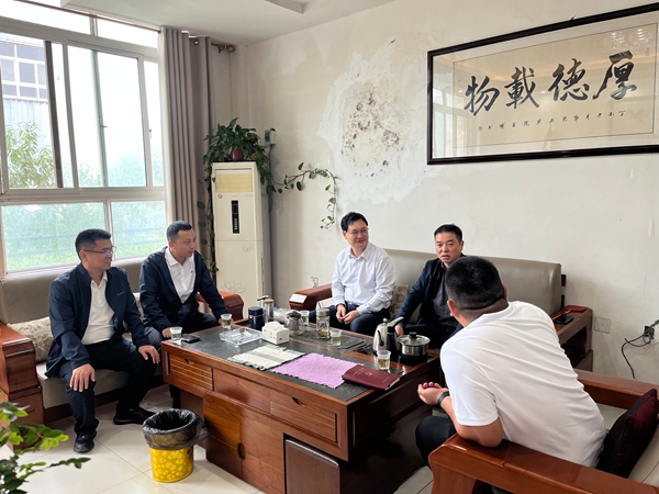 情暖企业迎国庆 关怀暖心促发展