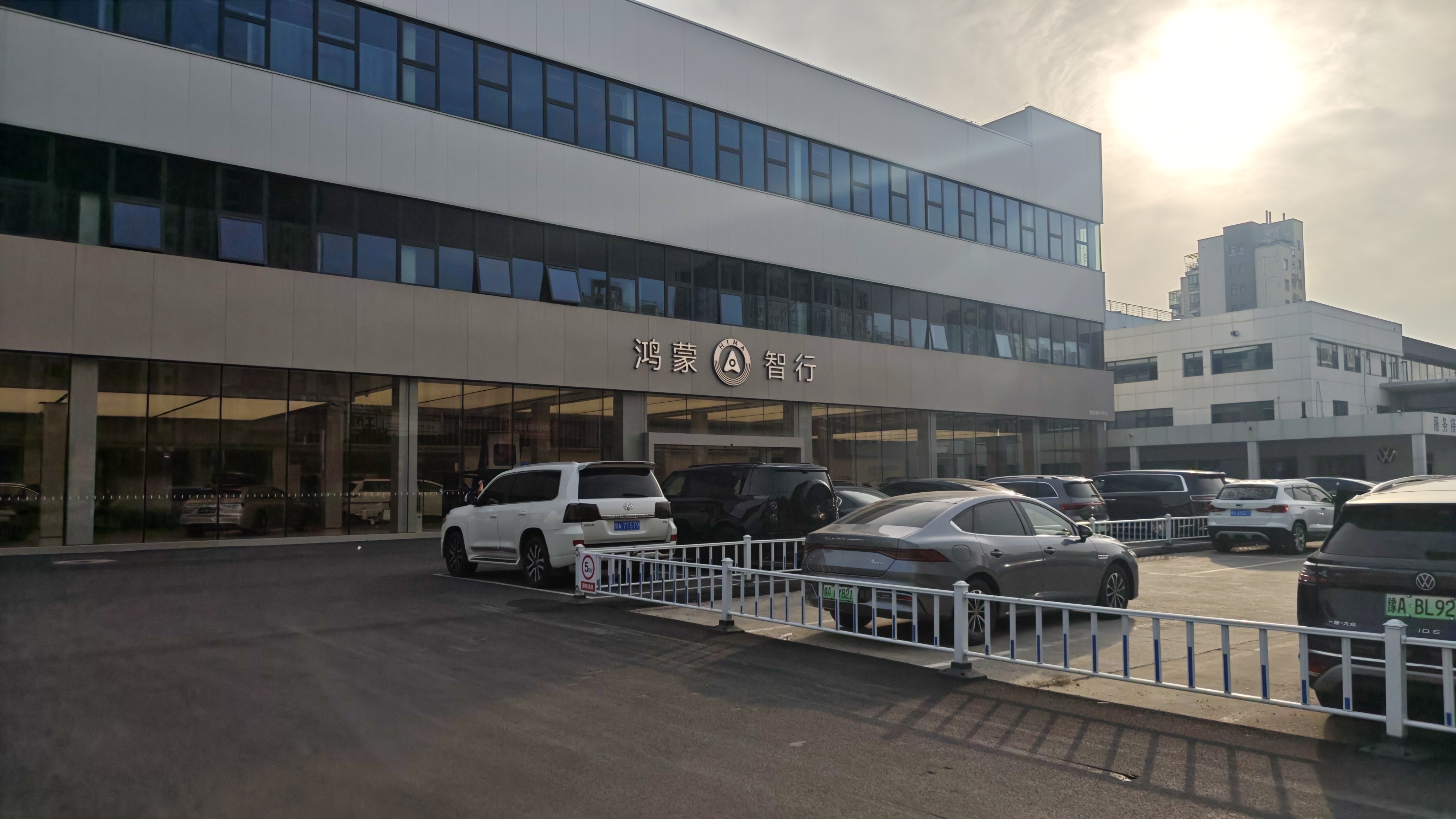 尊界V800踏板事件跟踪：门店称11月升级，检测报告委托方为江淮汽车