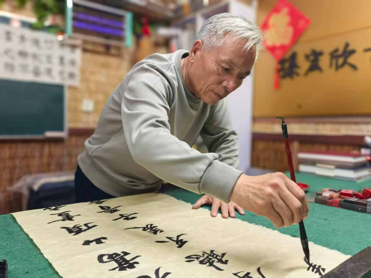 孙宏欣：印追秦汉嵩山上 听松堂里墨韵长