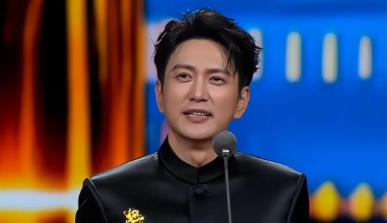 演员王仁君在人民日报发文：不负时代，不负先辈