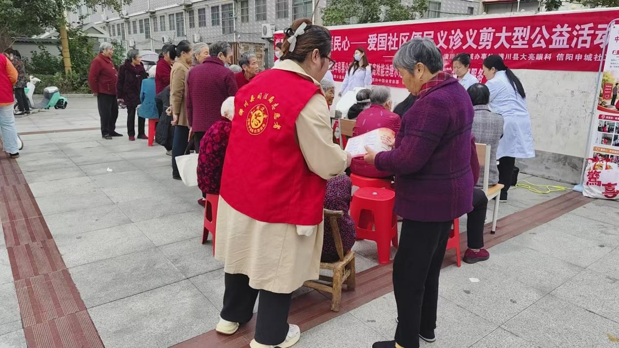 信阳潢川：普法宣传进社区 扫黑除恶护民安